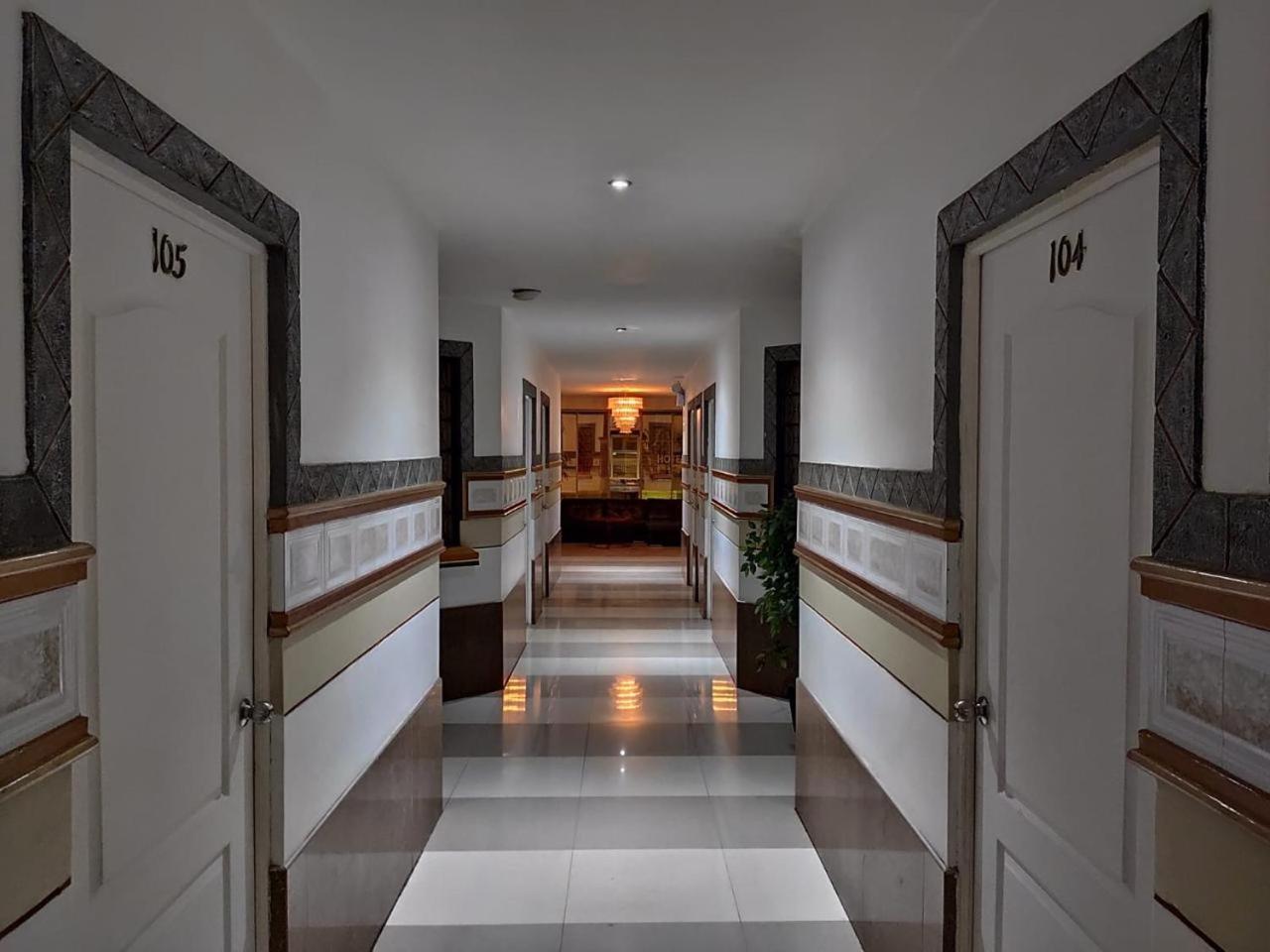 Rizzo Plaza Hotel Тумбес Экстерьер фото