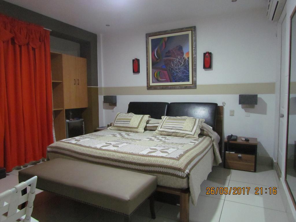Rizzo Plaza Hotel Тумбес Экстерьер фото