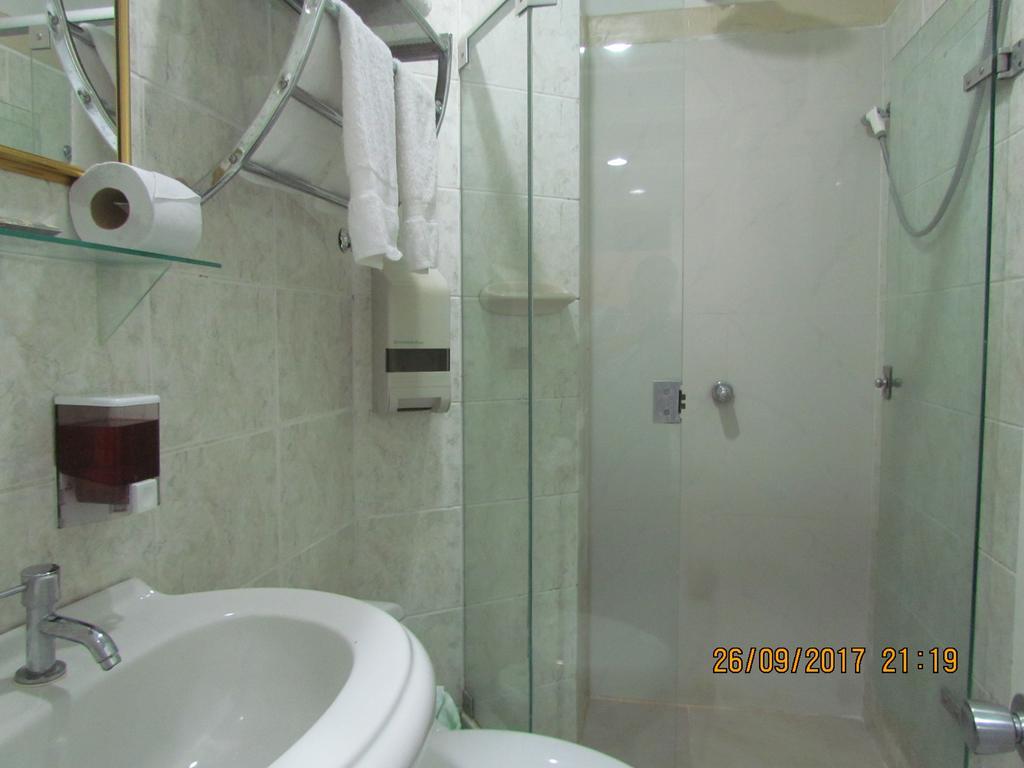 Rizzo Plaza Hotel Тумбес Экстерьер фото
