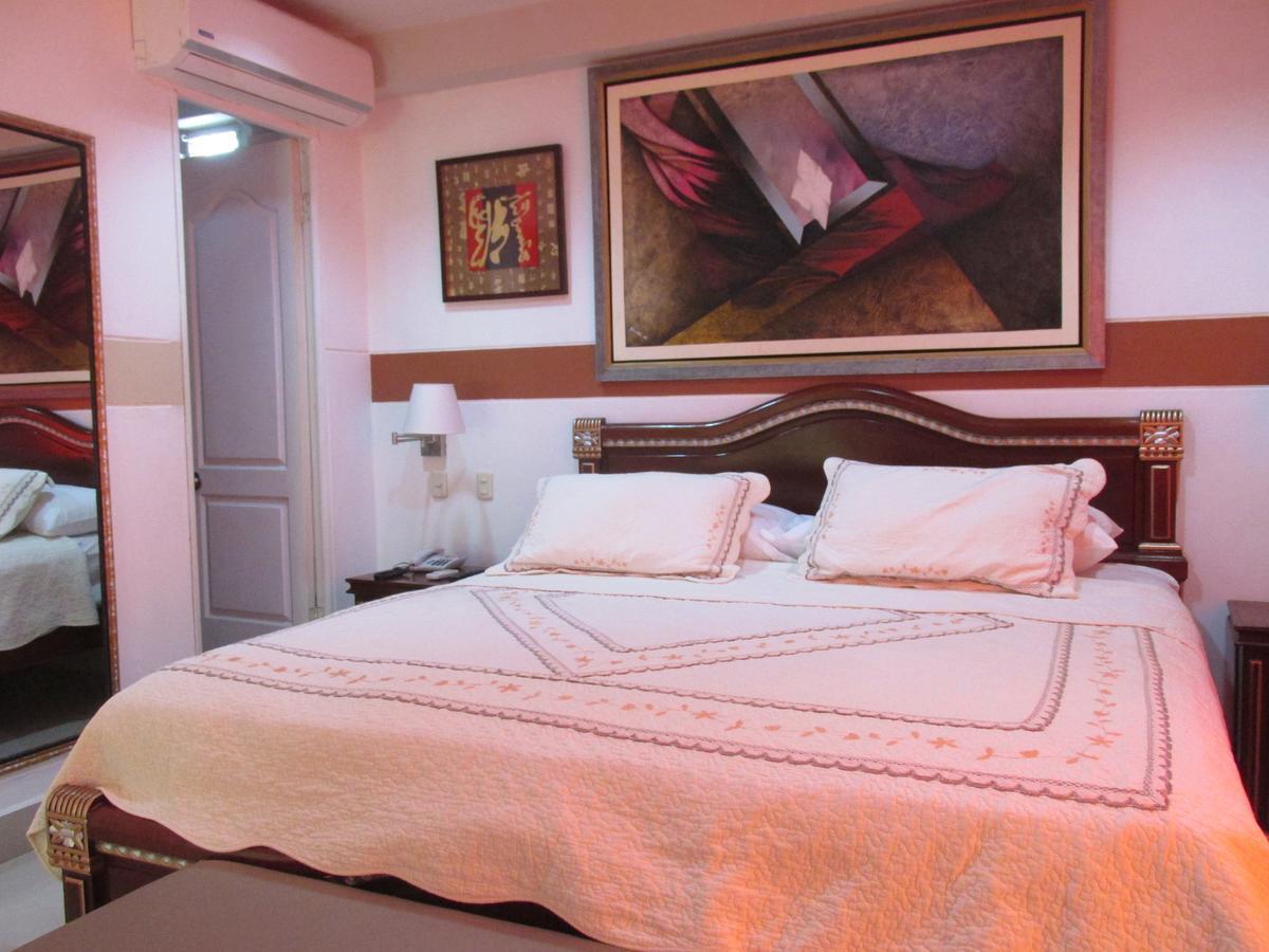 Rizzo Plaza Hotel Тумбес Экстерьер фото