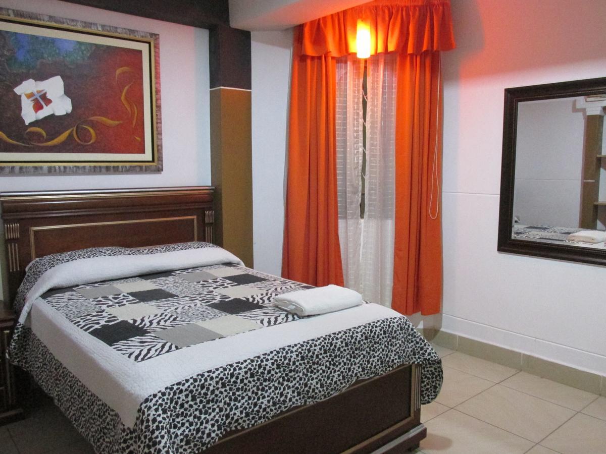 Rizzo Plaza Hotel Тумбес Экстерьер фото