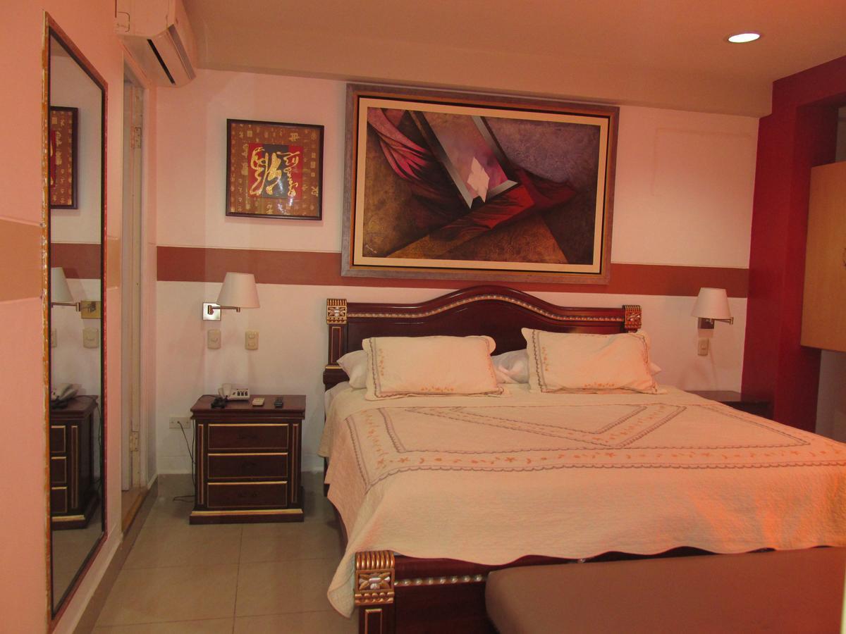Rizzo Plaza Hotel Тумбес Экстерьер фото